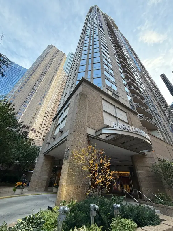 222 N Columbus Drive #4008, Chicago, IL 60601