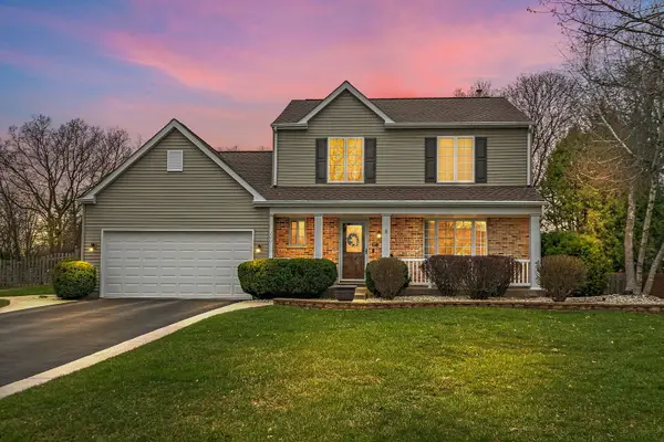 200 Lake Drive, Algonquin, IL 60102