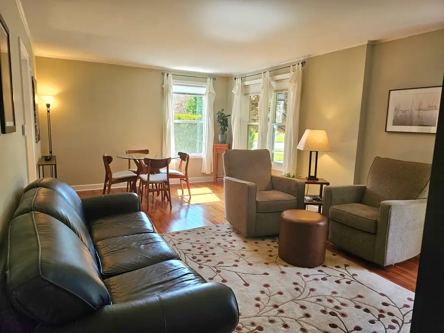 636 E Rockland Road, Libertyville, IL 60048 - #3