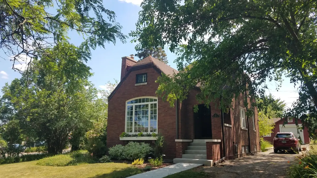 19 W Hattendorf Avenue, Roselle, IL 60172 - #1