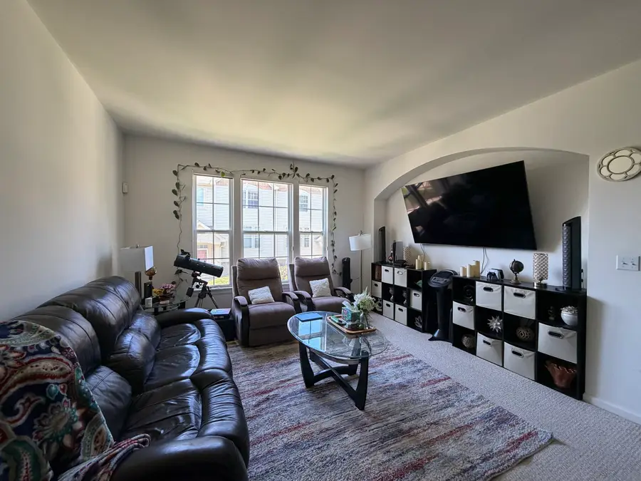 1129 Georgetown Way, Vernon Hills, IL 60061 - #3