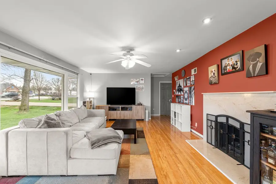 216 W Rand Road, Mount Prospect, IL 60056 - #3