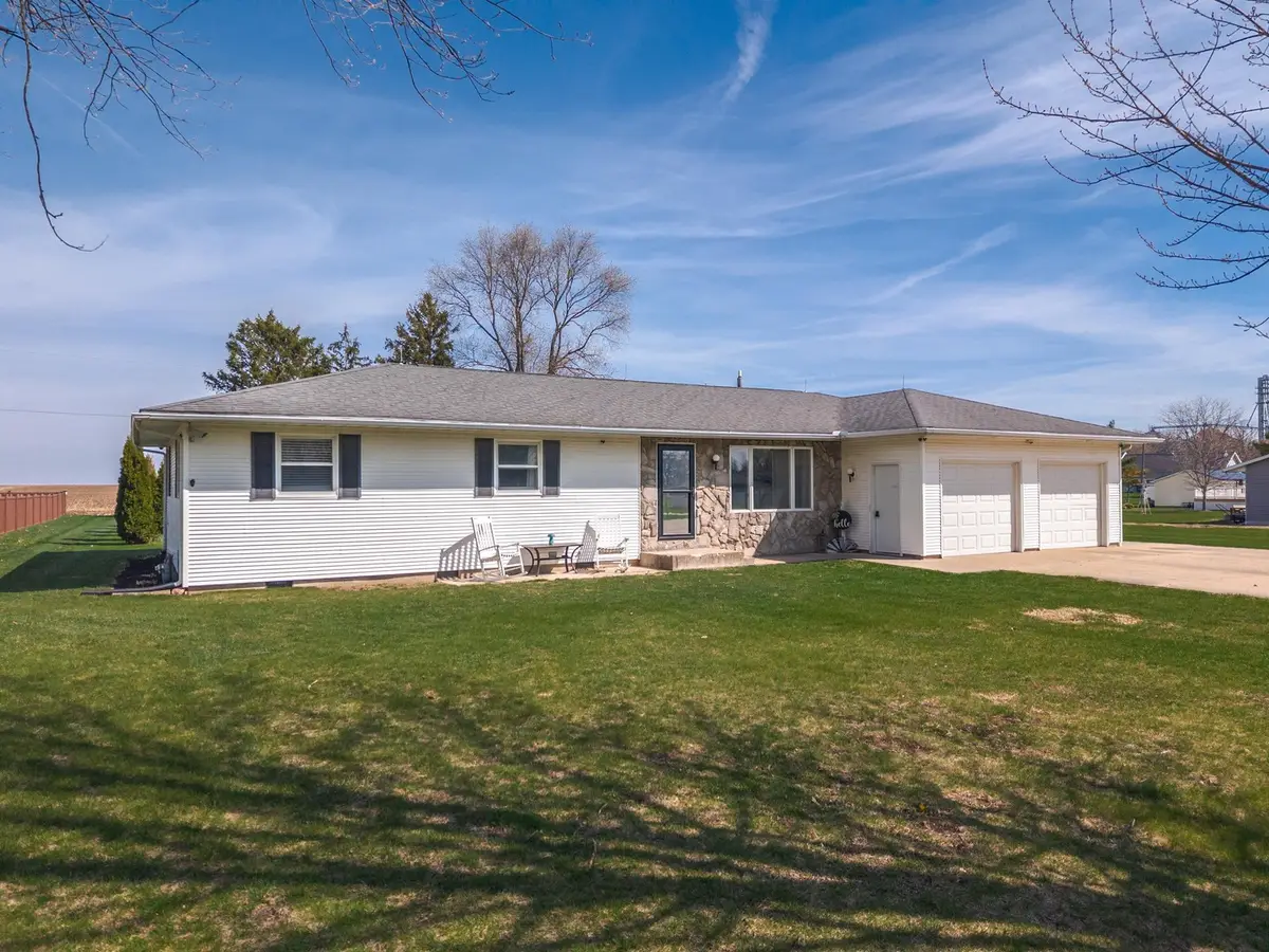 405 W Jeffery Street, Cullom, IL 60929 - #1