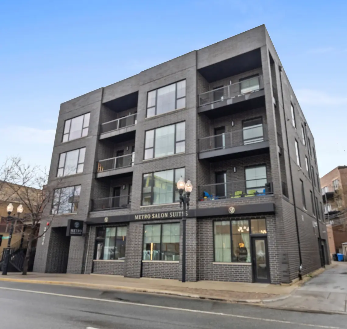 2024 W Irving Park Road #302, Chicago, IL 60618 - #1