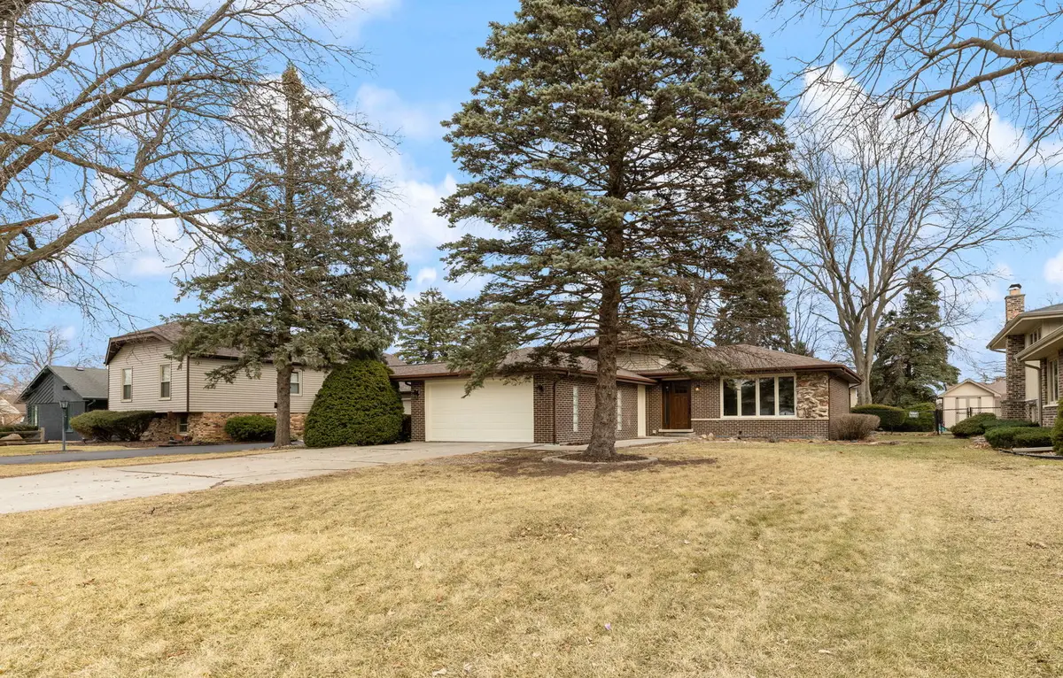 8518 Candlelight West Drive, Willow Springs, IL 60480 - #1