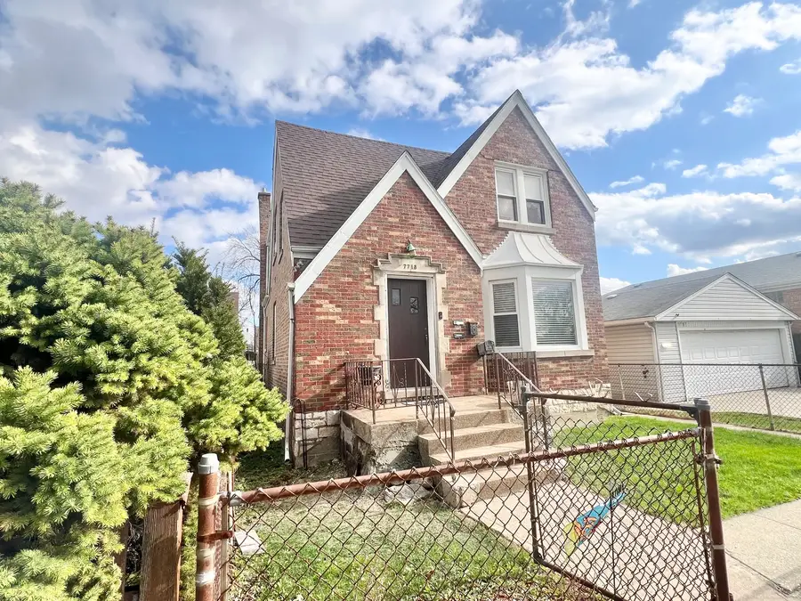 7713 W Forest Preserve Avenue, Chicago, IL 60634 - #2