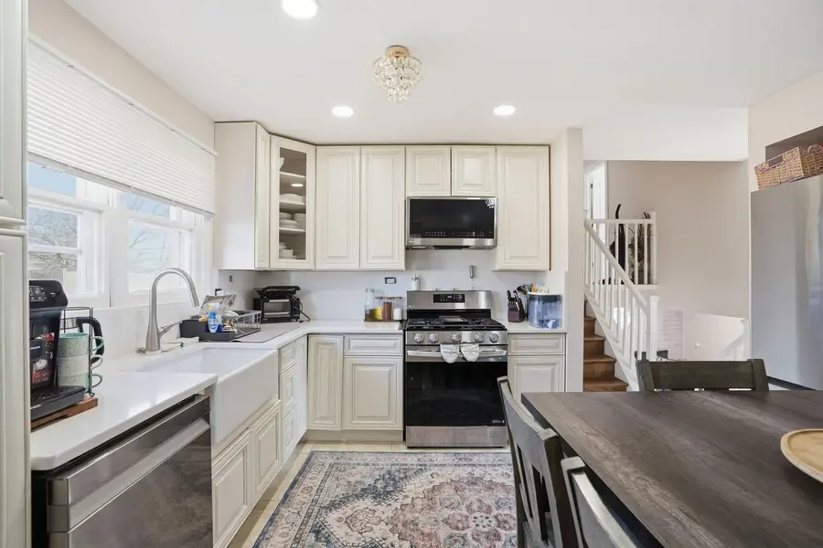 10459 S 81st Avenue, Palos Hills, IL 60465 - #3