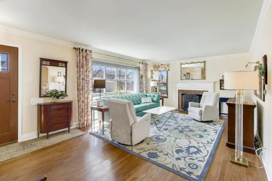 202 N Chester Avenue, Park Ridge, IL 60068 - #3