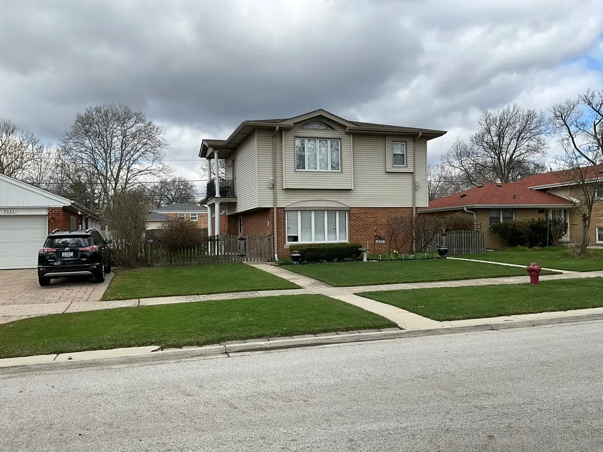 9226 Kilbourn Avenue, Skokie, IL 60076 - #1