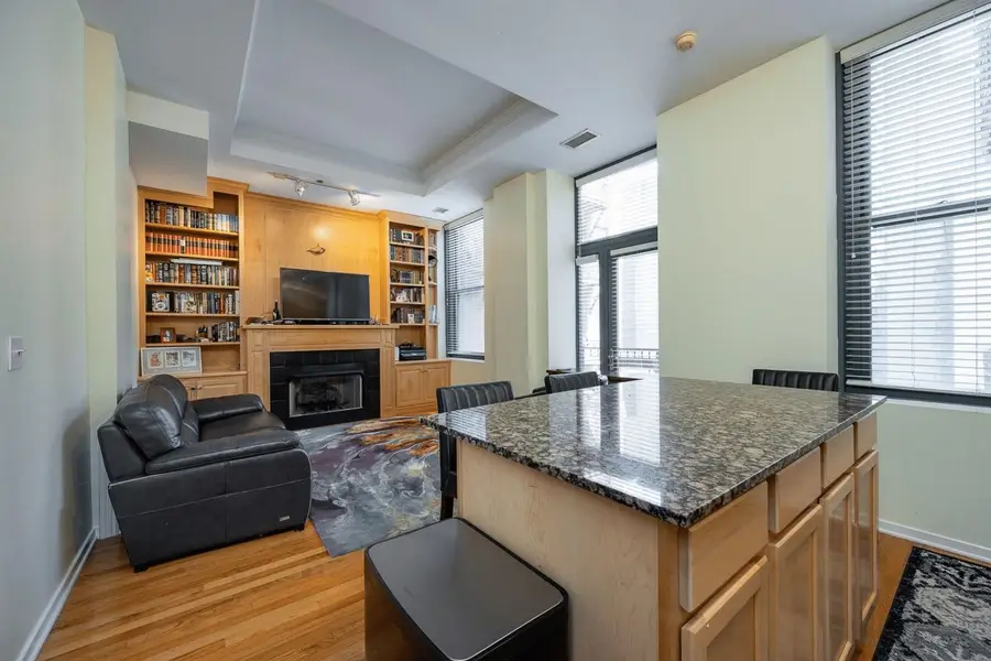 Address Withheld By Seller, Chicago, IL 60606 - #3