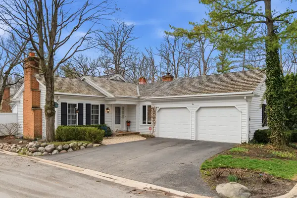 2 Court Of Mohawk Court, Lincolnshire, IL 60069