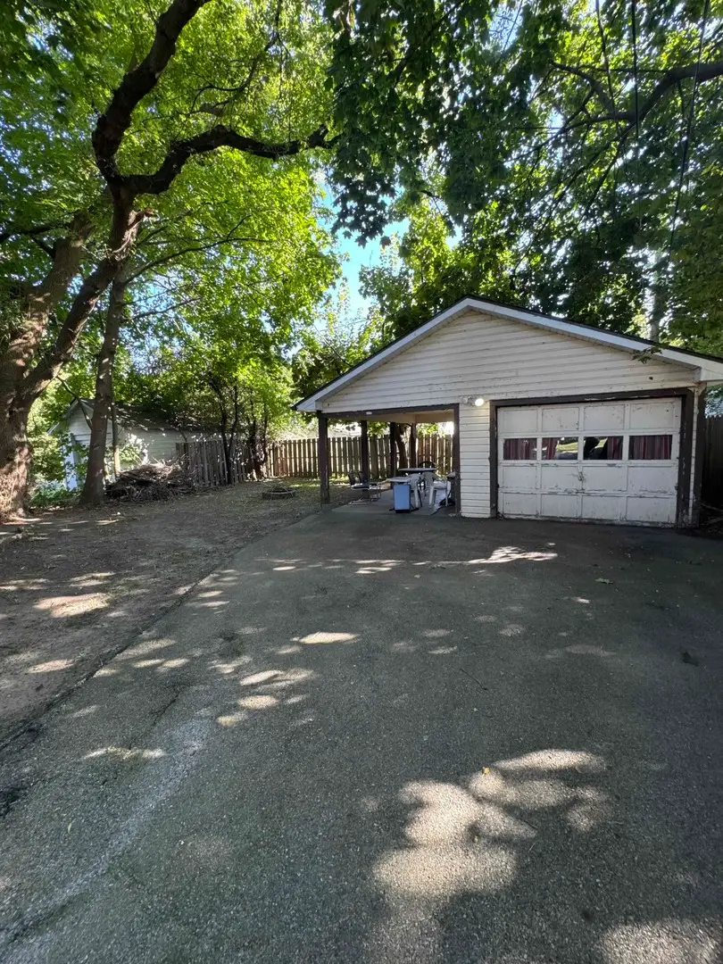 621 W Keith Avenue, Waukegan, IL 60085 - #3