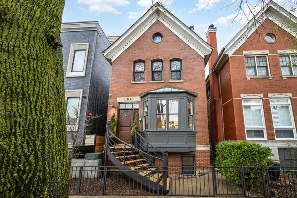 1303 W Schubert Avenue, Chicago, IL 60614