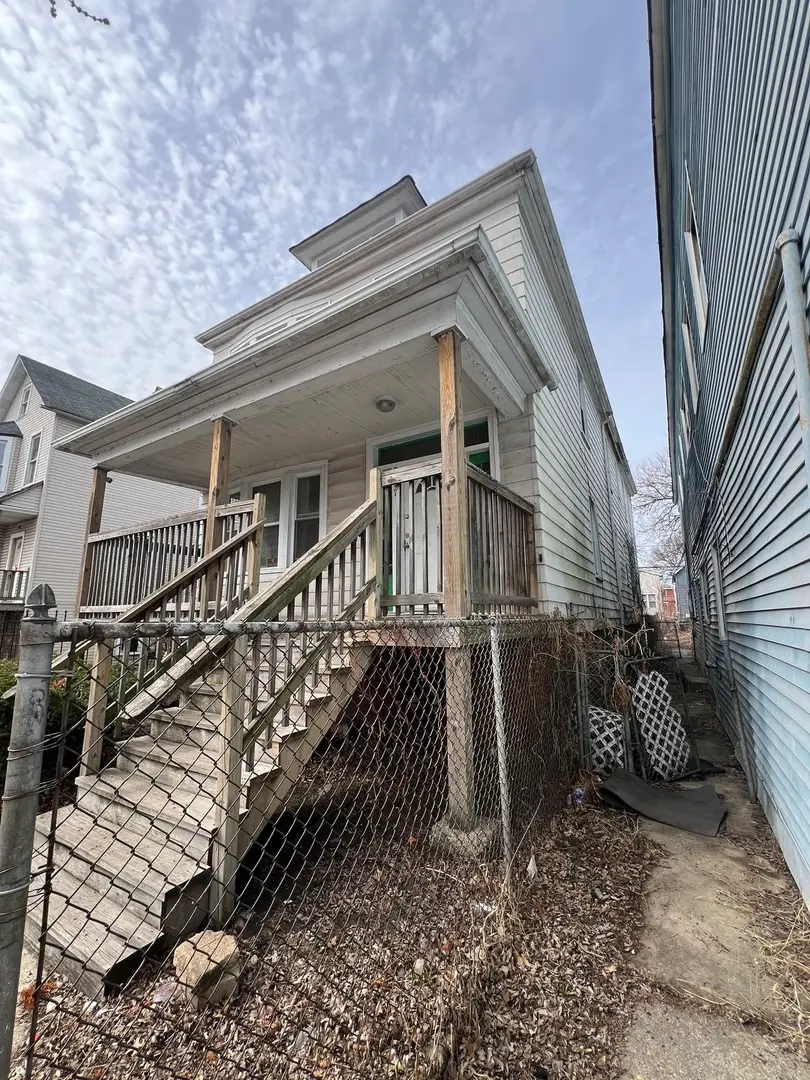 8242 S Houston Avenue, Chicago, IL 60617 - #2