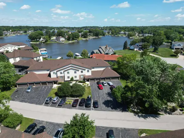 5065 Spinnaker Lane #E, Crown Point, IN 46307