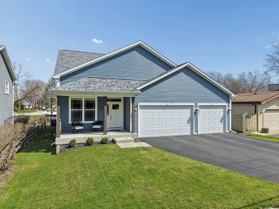 606 Mchenry Avenue, McHenry, IL 60050 - #3