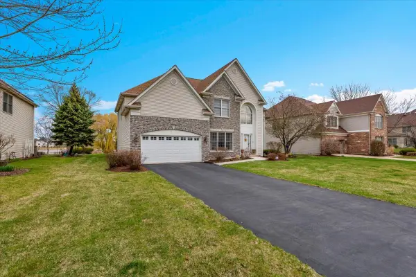 415 Mallard Point Drive, North Aurora, IL 60542