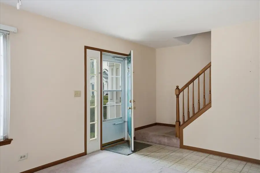 682 Fieldcrest Drive #A, South Elgin, IL 60177 - #3