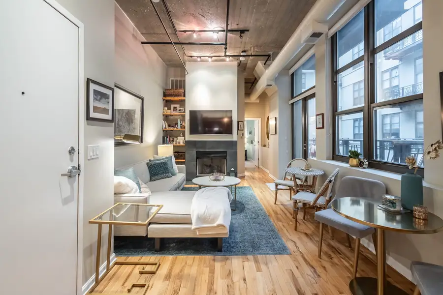 Address Withheld By Seller, Chicago, IL 60654 - #2