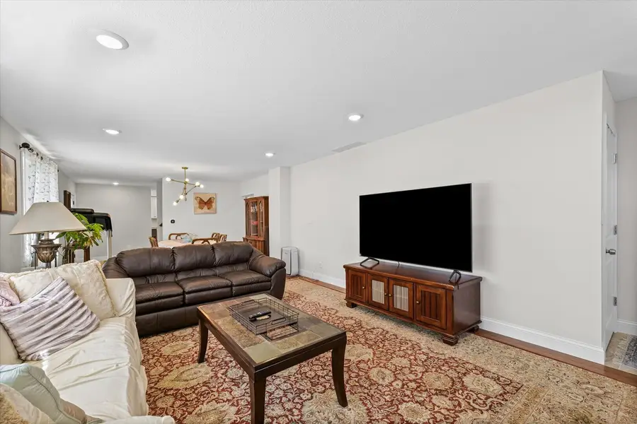 910 Foley Avenue, Champaign, IL 61820 - #3