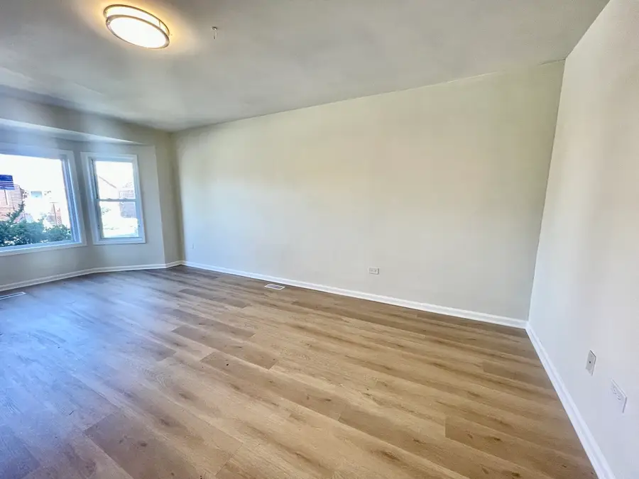 8312 S Phillips Avenue, Chicago, IL 60617 - #2