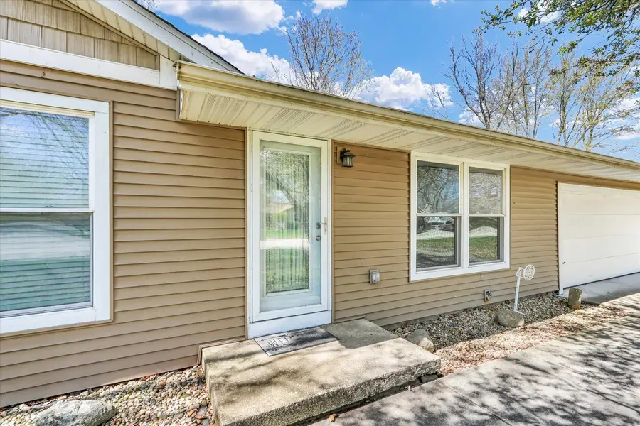 1113 S Herriott Court, Mahomet, IL 61853 - #2