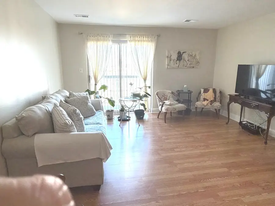 703 W Central Road #1C8, Mount Prospect, IL 60056 - #3