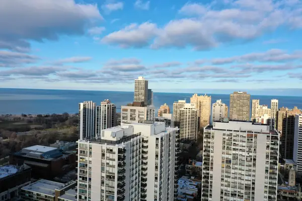 1455 N Sandburg Terrace #1105, Chicago, IL 60610