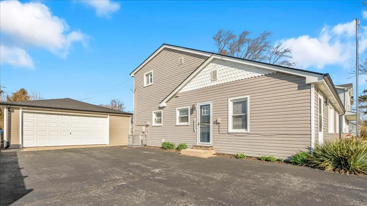 8738 Newland Avenue, Oak Lawn, IL 60453 - #1