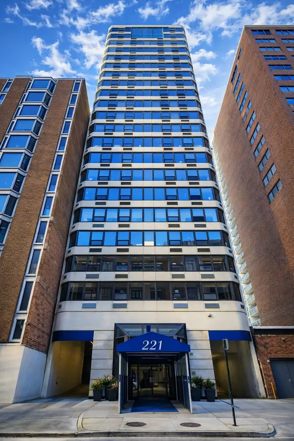 221 E Walton Place #17E, Chicago, IL 60611