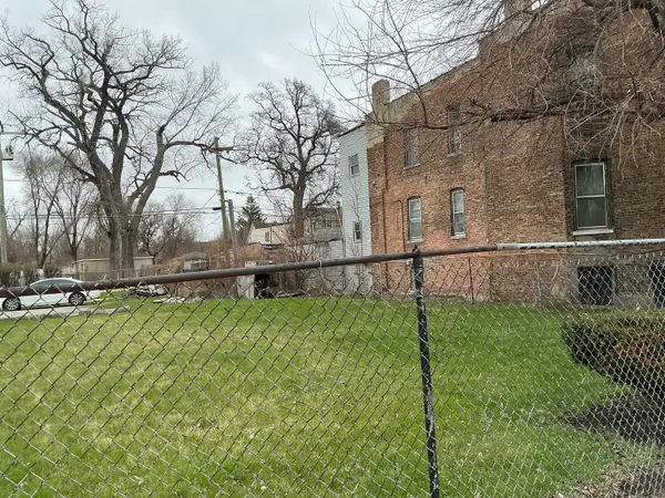 948 W Marquette Road, Chicago, IL 60621