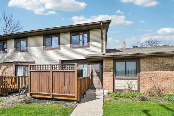 8338 Portsmouth Drive #B, Darien, IL 60561