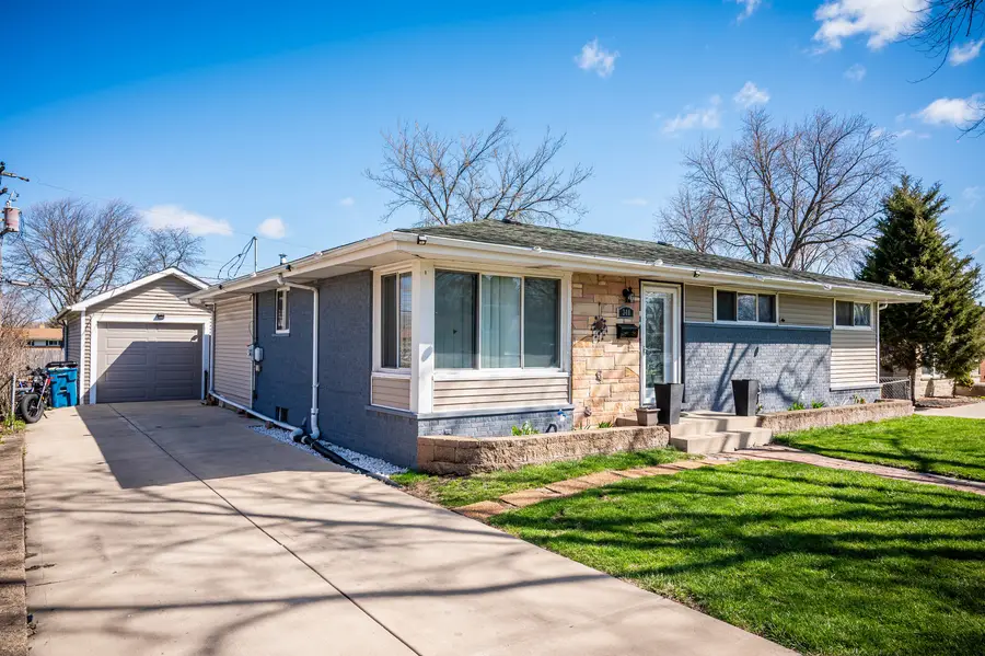 340 E Drake Avenue, Addison, IL 60101 - #2