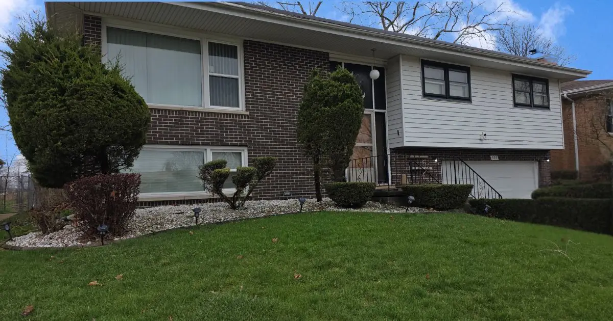 539 E 169th Street, South Holland, IL 60473 - #1