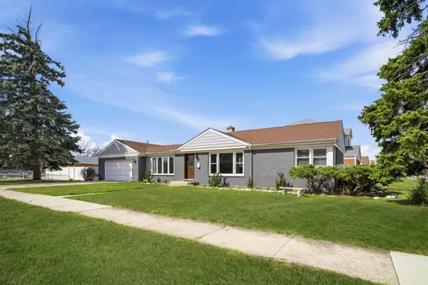 794 E Lincoln Avenue, Des Plaines, IL 60018