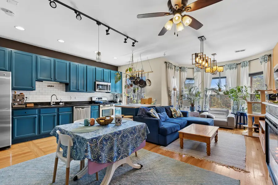 1622 W Juneway Terrace #3E, Chicago, IL 60626 - #2