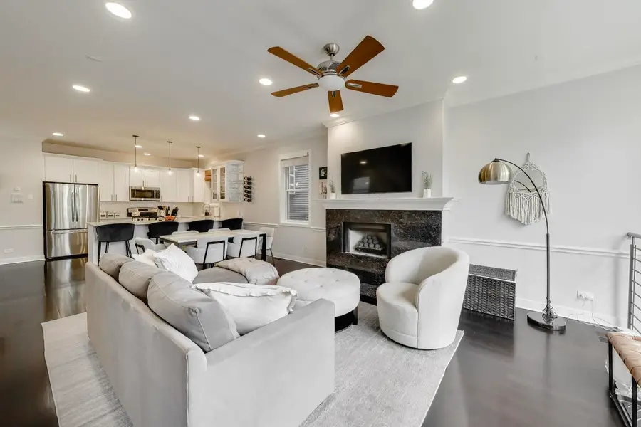 1638 W Diversey Parkway #1, Chicago, IL 60614 - #2