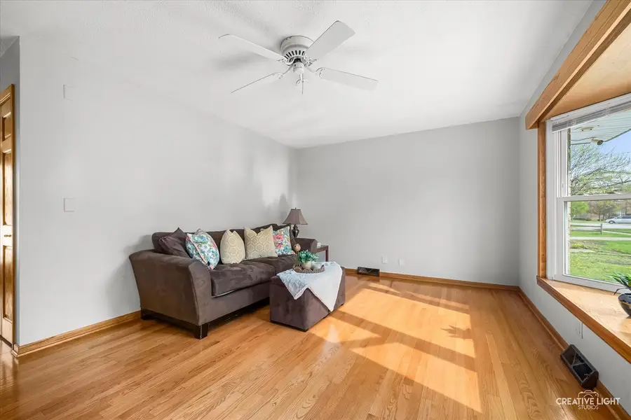 1117 Douglas Avenue, Aurora, IL 60505 - #3