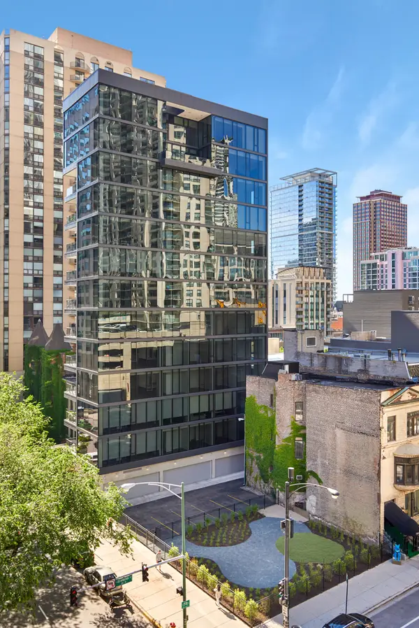 56 W Huron Street #9, Chicago, IL 60654