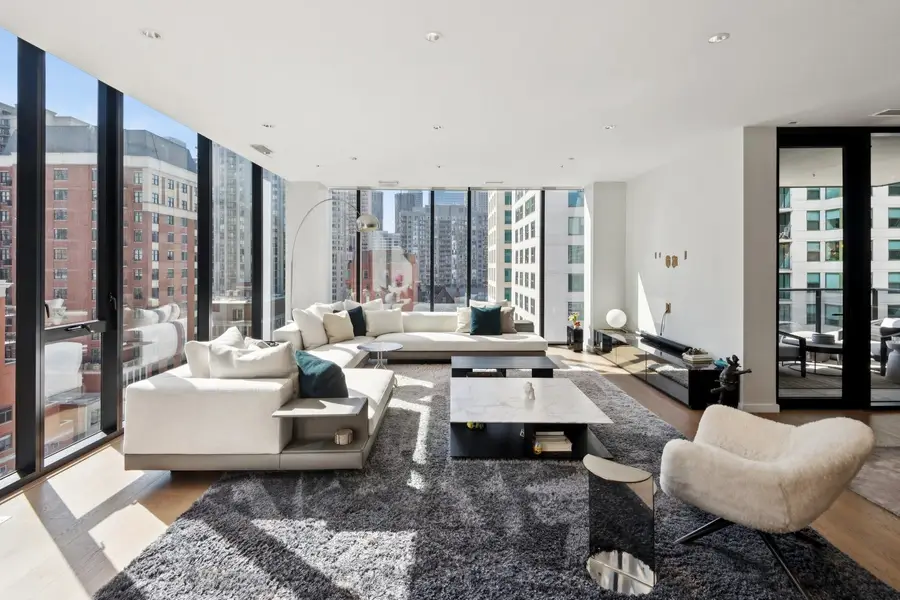 56 W Huron Street #9, Chicago, IL 60654 - #3