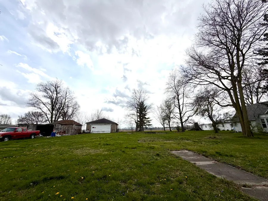 610 W Green Street, Newman, IL 61942 - #2