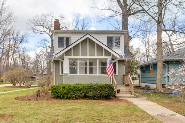 300 E Sheridan Place, Lake Bluff, IL 60044