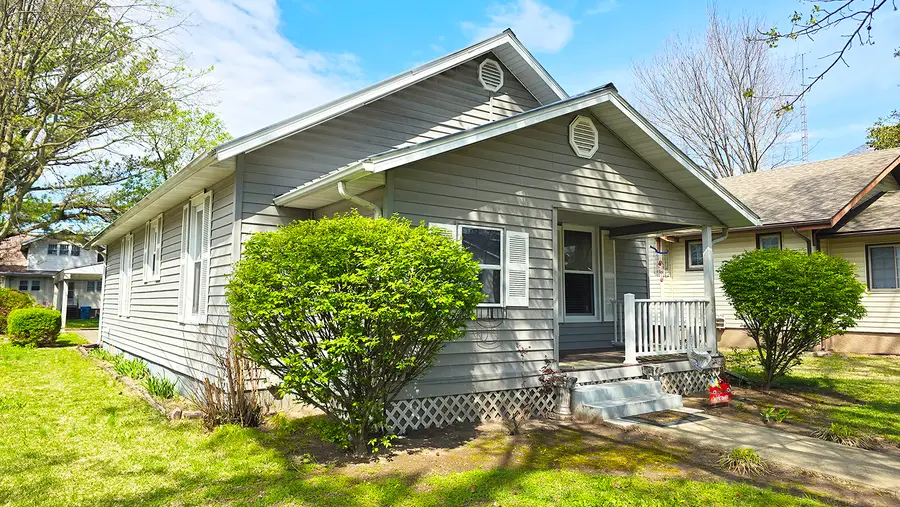 322 Linden Avenue, Centralia, IL 62801 - #3