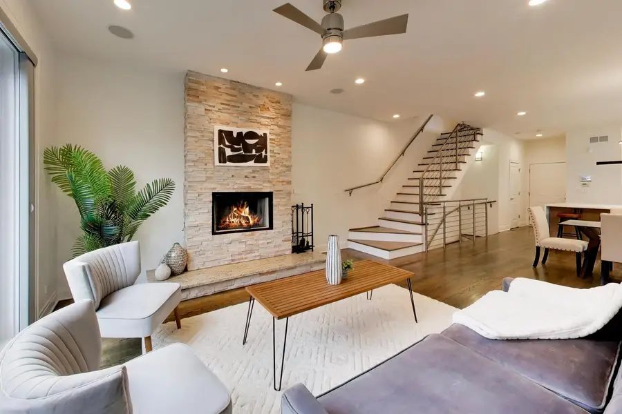 3407 N Bell Avenue, Chicago, IL 60618 - #2