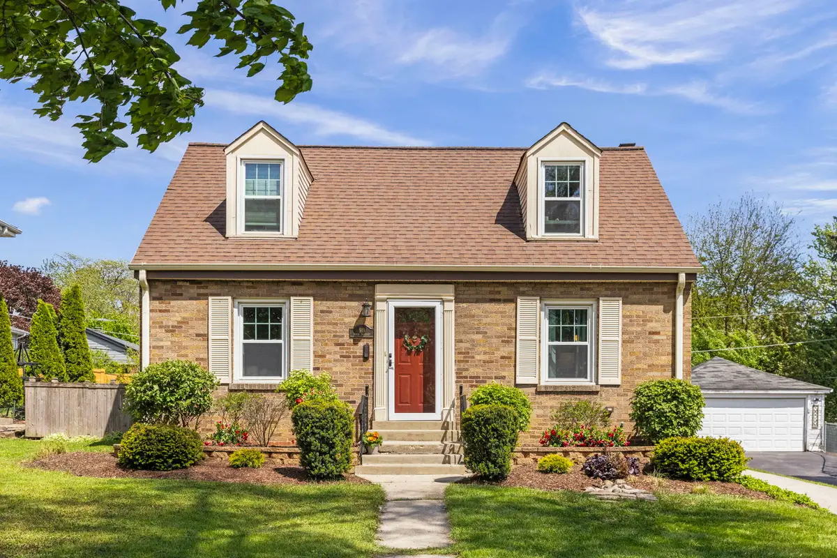 919 N President Street, Wheaton, IL 60187 - #1