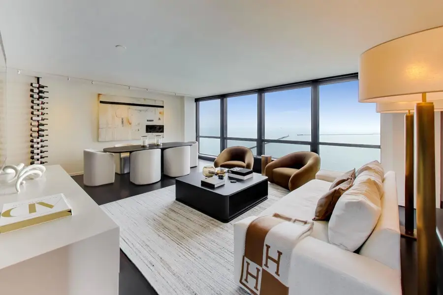 Address Withheld By Seller, Chicago, IL 60611 - #2