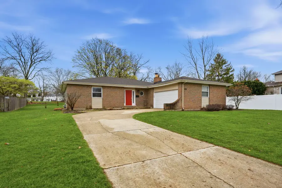 2011 Brentwood Lane E, Wheaton, IL 60189 - #2
