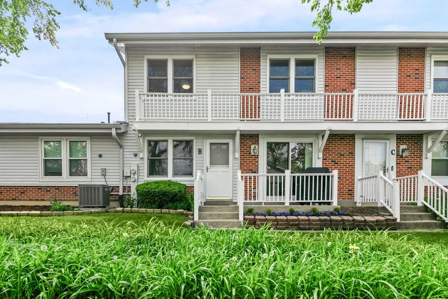 321 Fairchild Court #B, Bloomingdale, IL 60108 - #2