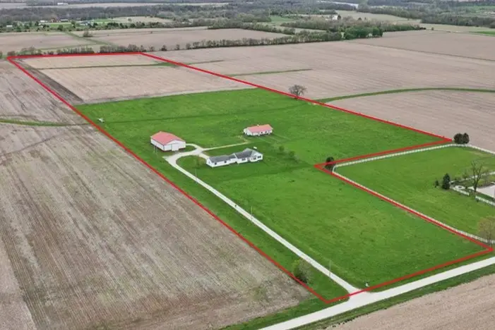 2136 N 34th Road, Ottawa, IL 61350 - #1