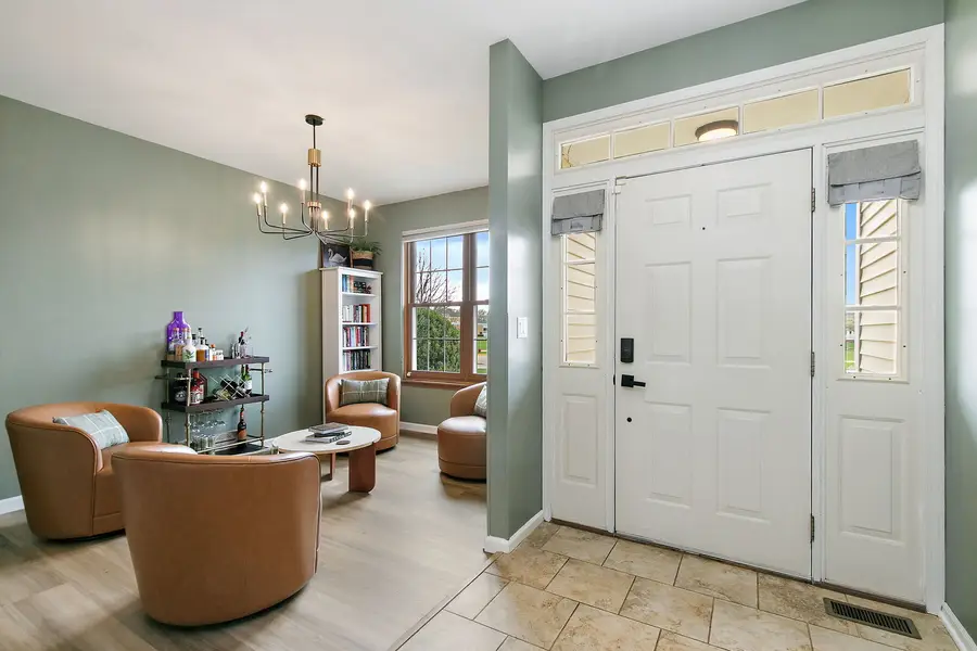 100 S Constitution Drive, Aurora, IL 60506 - #2